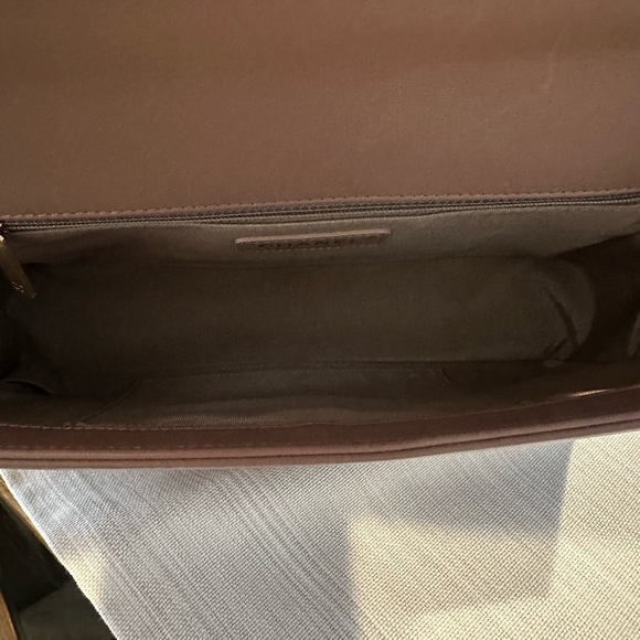 CHANEL AUTHENTIC, Chanel Medium Boy Bag - Picture 14 of 17